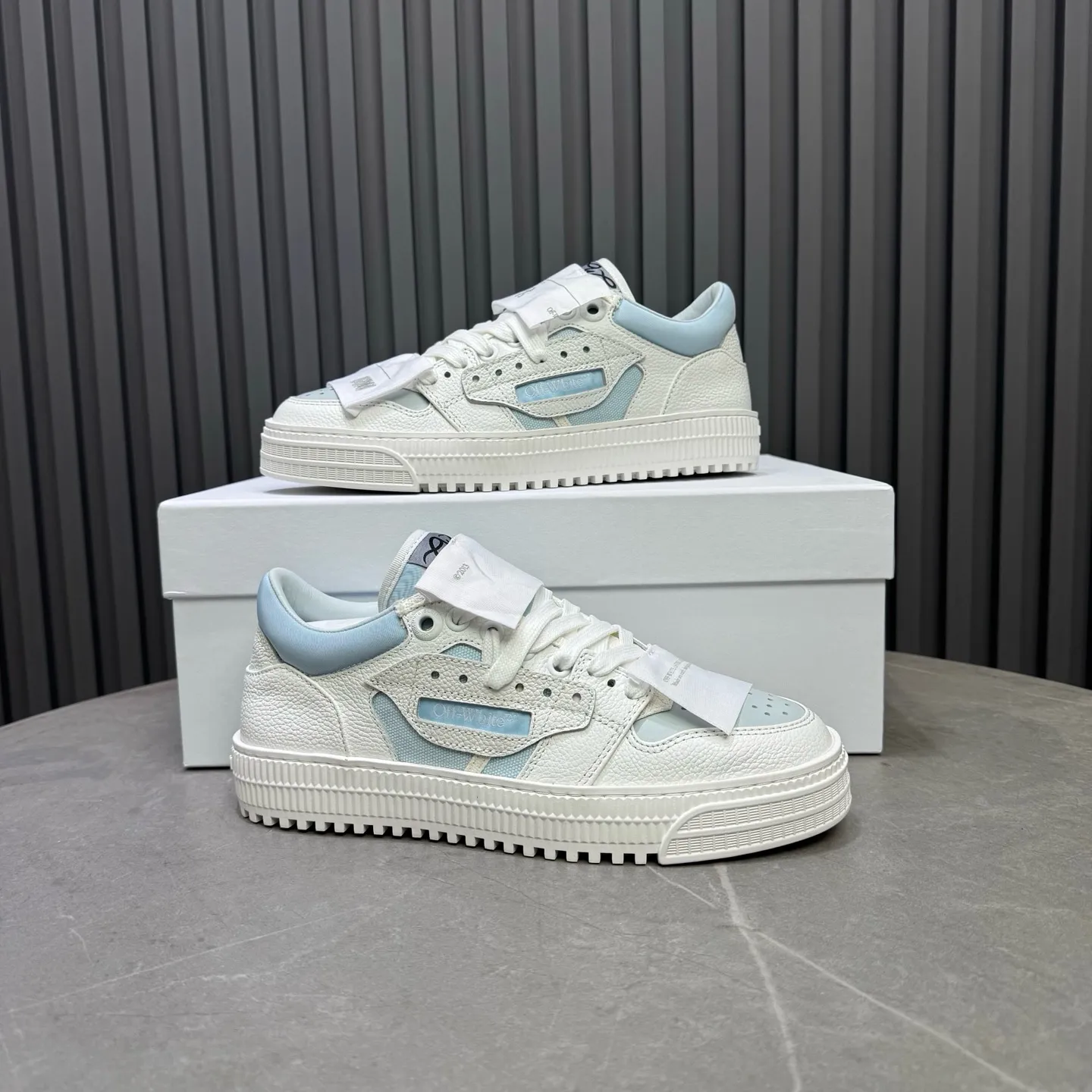 P760 OFF WHITE⚡️Couple model⚡️35-40 women’s model 39-46 men’s model